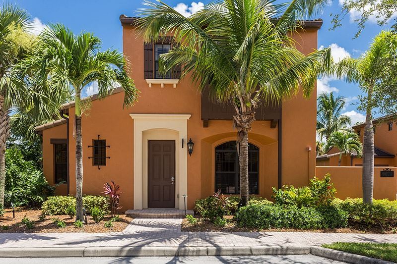Stunning Luxury Condo Rentals With Ly image